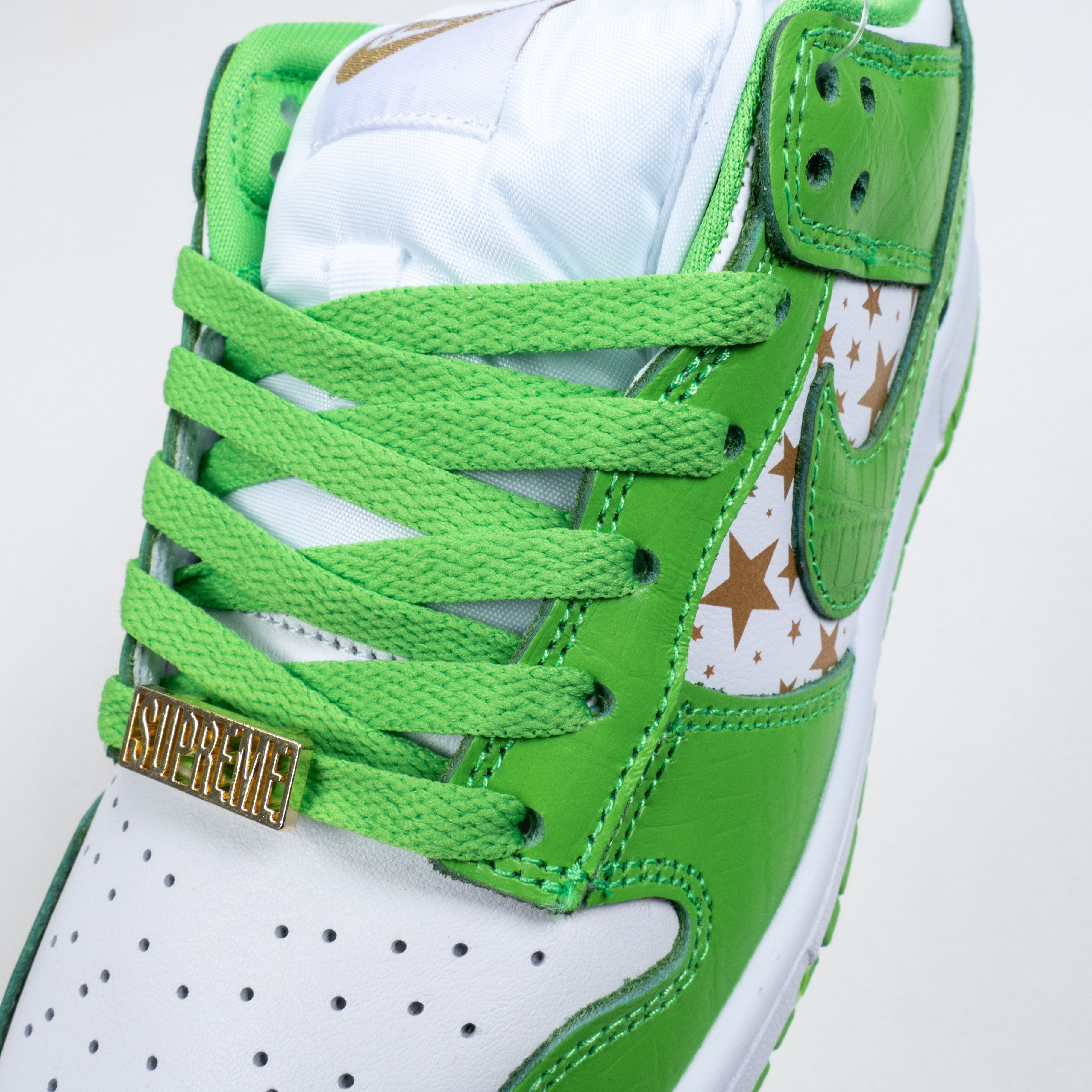 sb dunk low S*p*e stars mean green