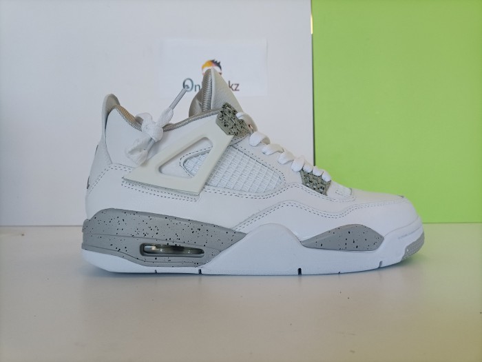 4's Retro White Oreo