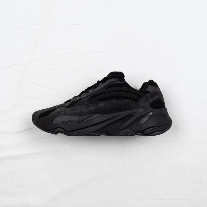 700 V2 Vanta