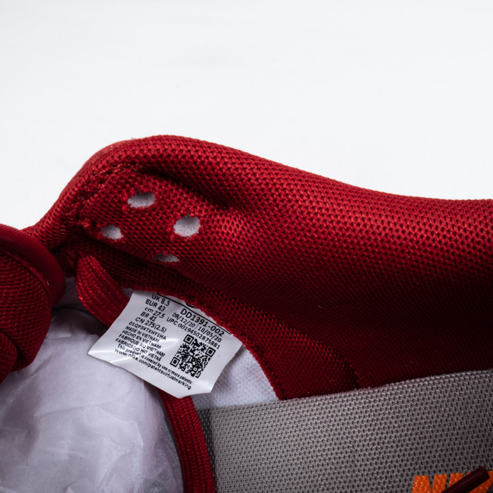 Dunk Low Retro Medium Grey Varsity Red UNLV