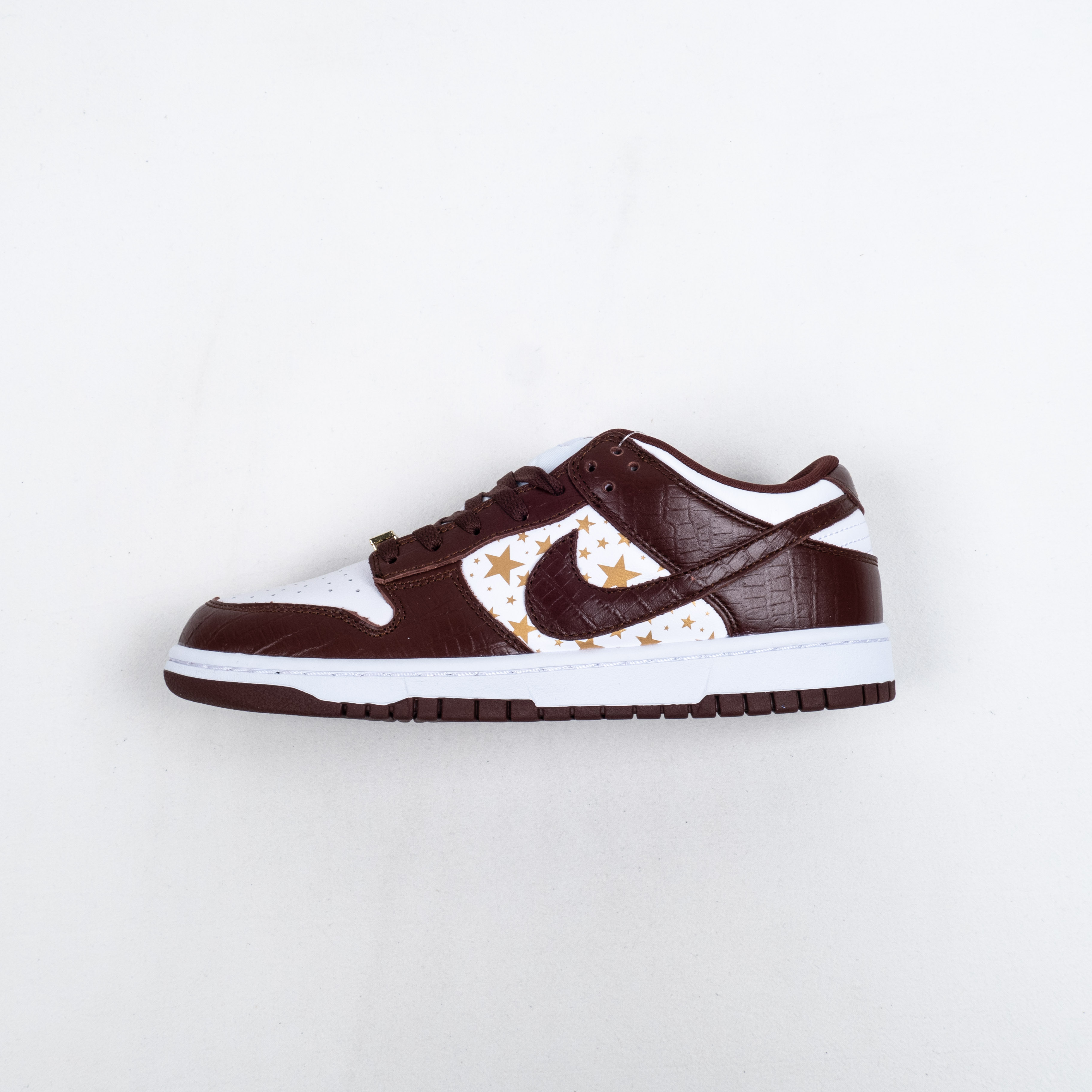 SB Dunk Low Supreme Stars Barkroot Brown