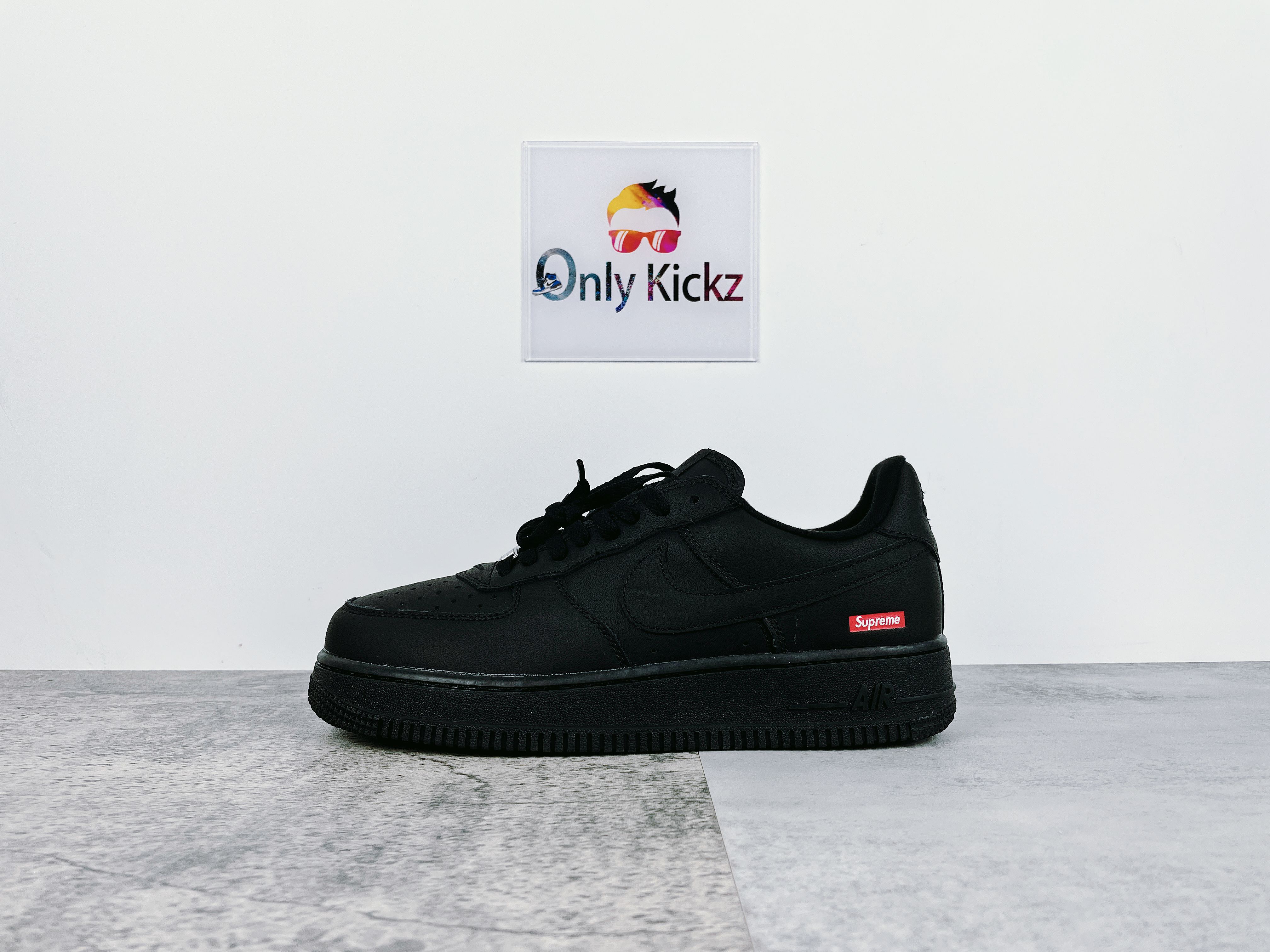 AF 1 Low Supreme Black