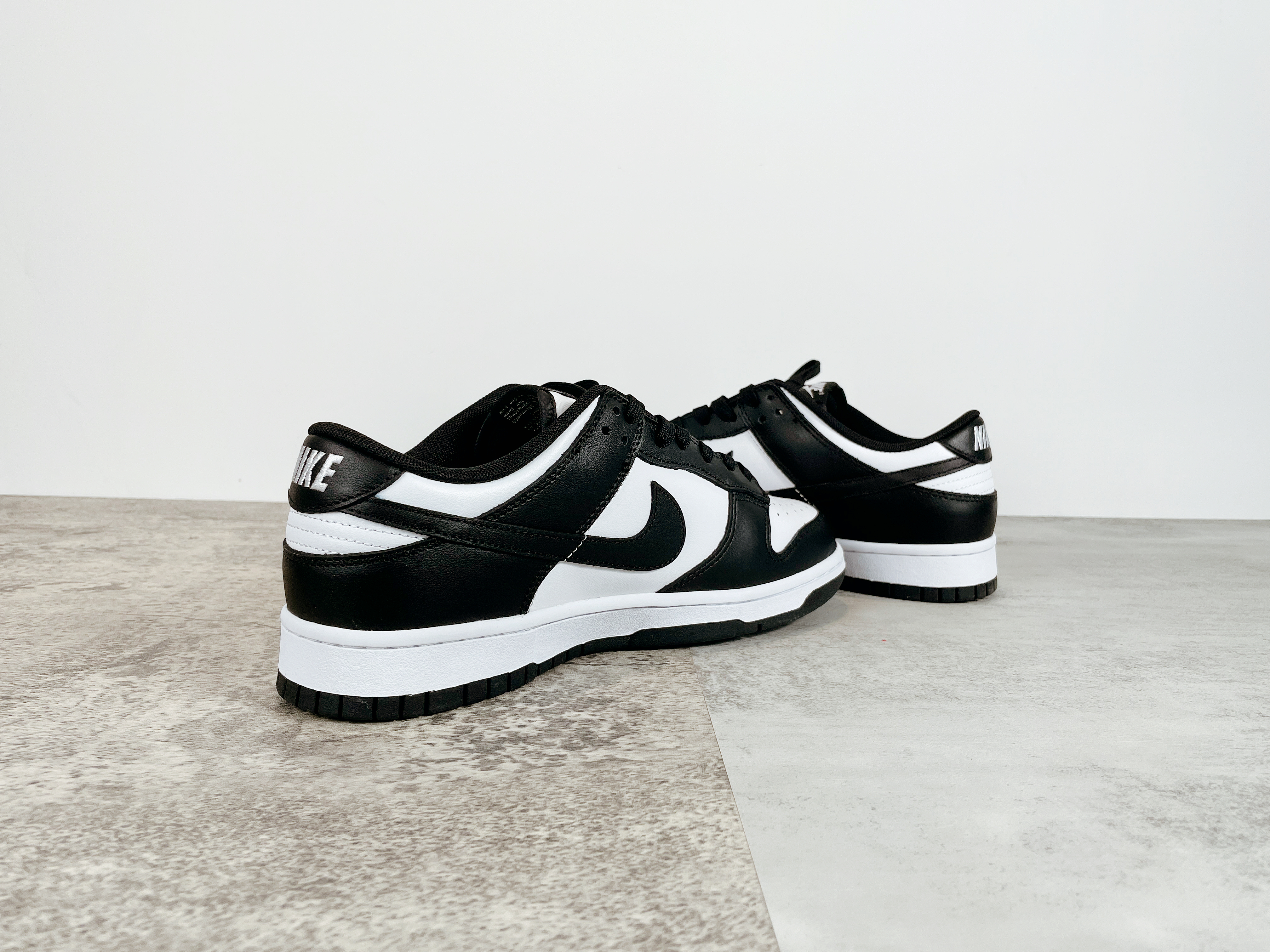 Dunk Low Retro White Black