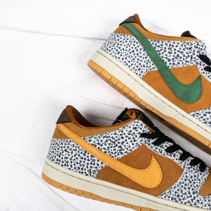 SB Dunk Low “Safari”