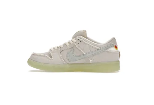 SB Dunk Low “Mummy”