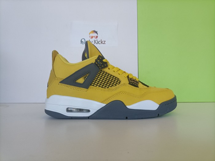 4's Retro Lightning (2021)