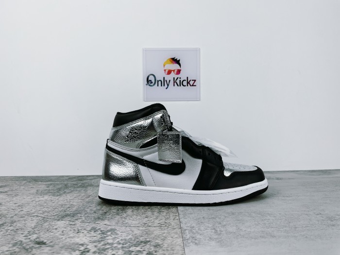 1's Retro High Silver Toe