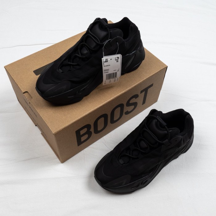 700 MNVN Triple Black