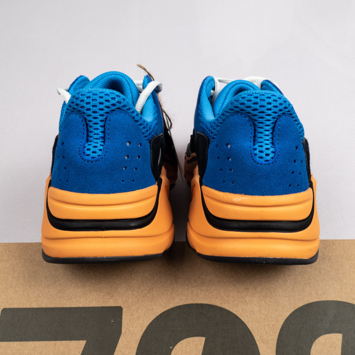 700 Bright Blue