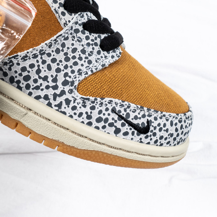 SB Dunk Low “Safari”
