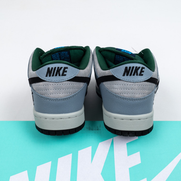 Dunk SB Low Maple Leaf Central Park