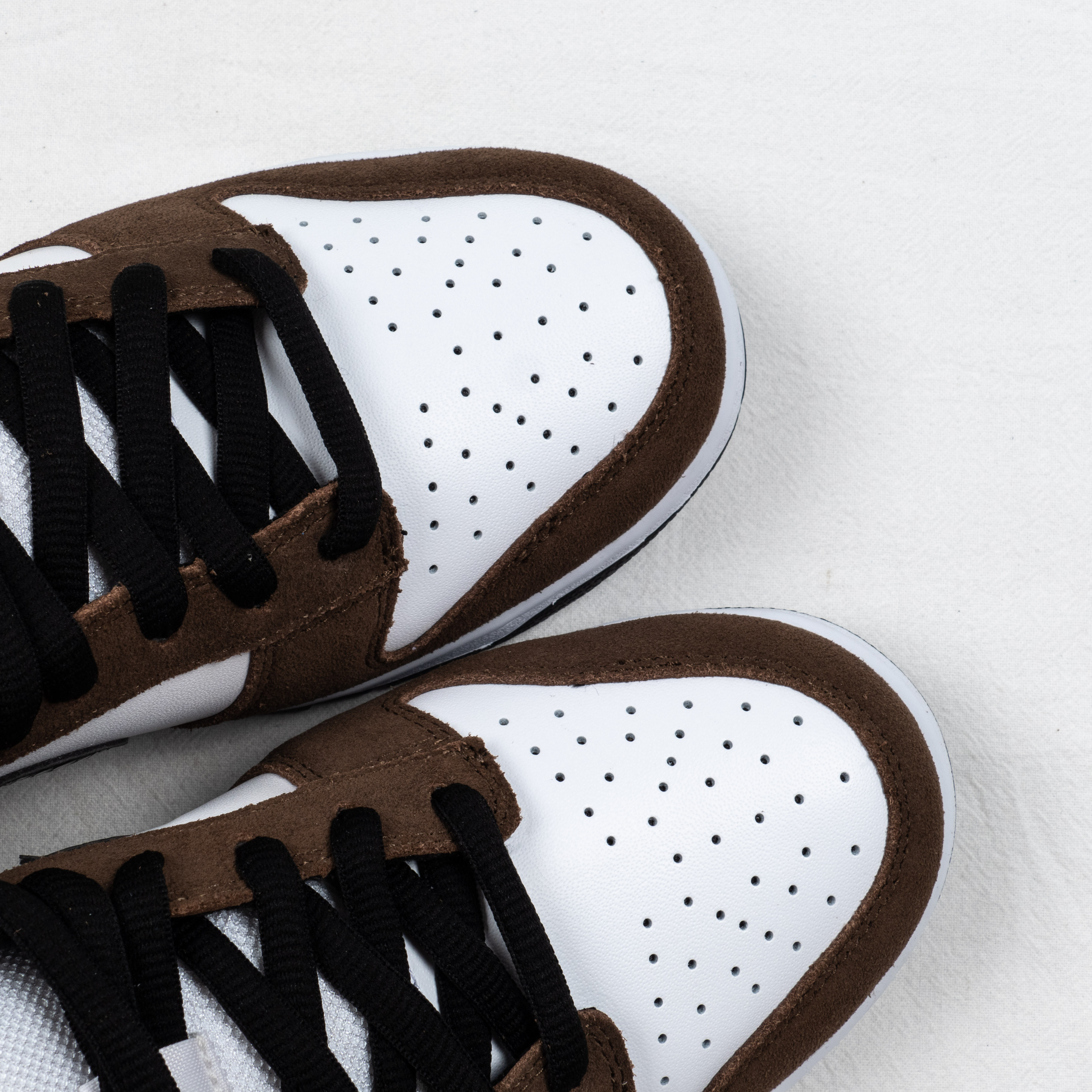 DUNK LOW White Black Trail End Brown