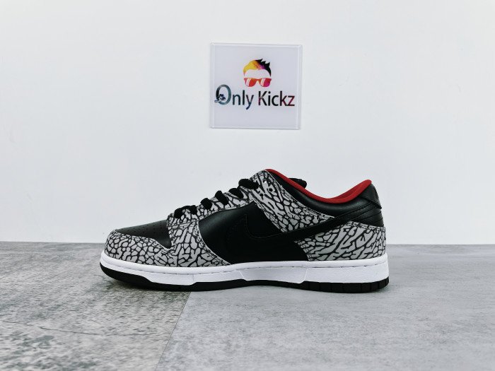 Dunk SB Low Supreme Black Cement