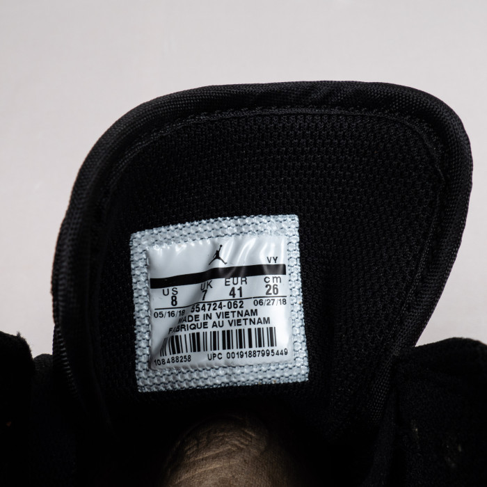 1's Mid Black Cone
