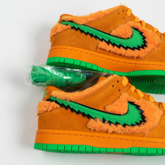 SB DUNK Grateful Dead Bears Orange