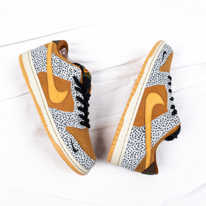 SB Dunk Low “Safari”