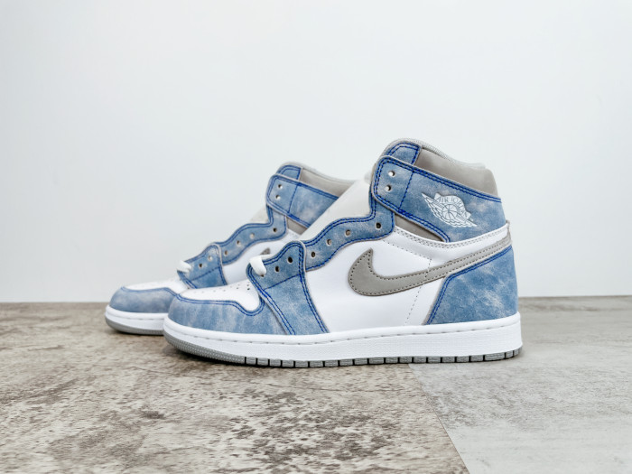 1's Retro High OG Hyper Royal