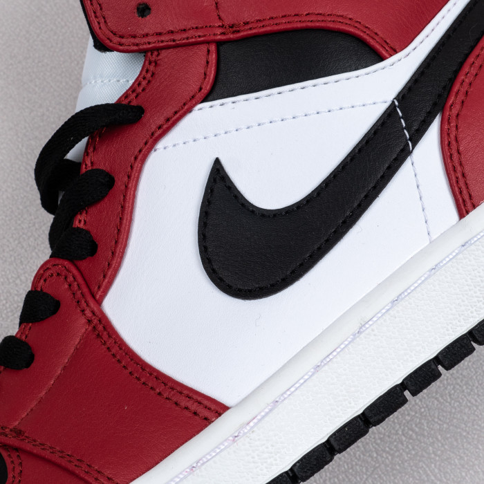 1's Mid Chicago Toe