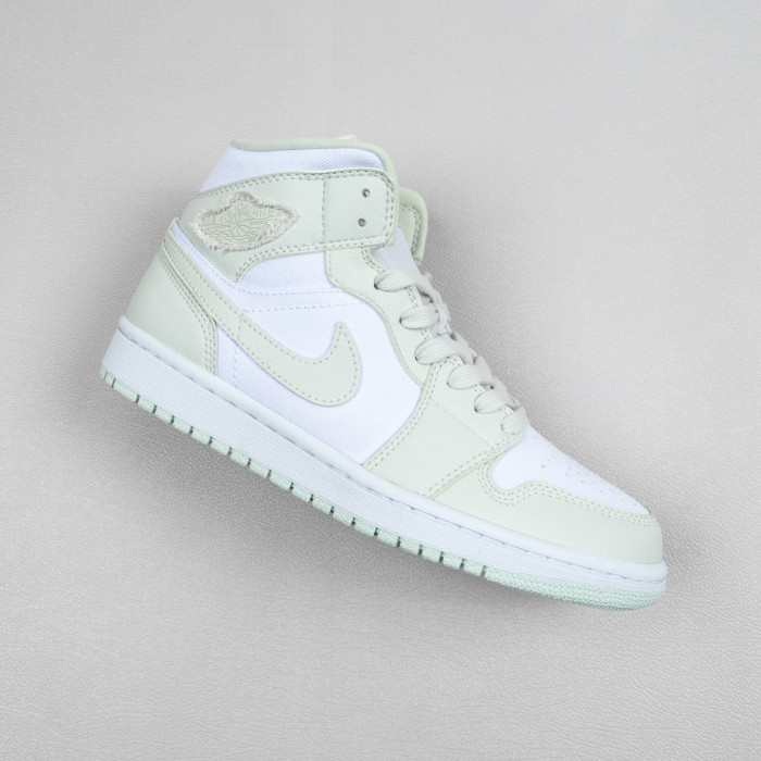 1's Mid Spruce Aura