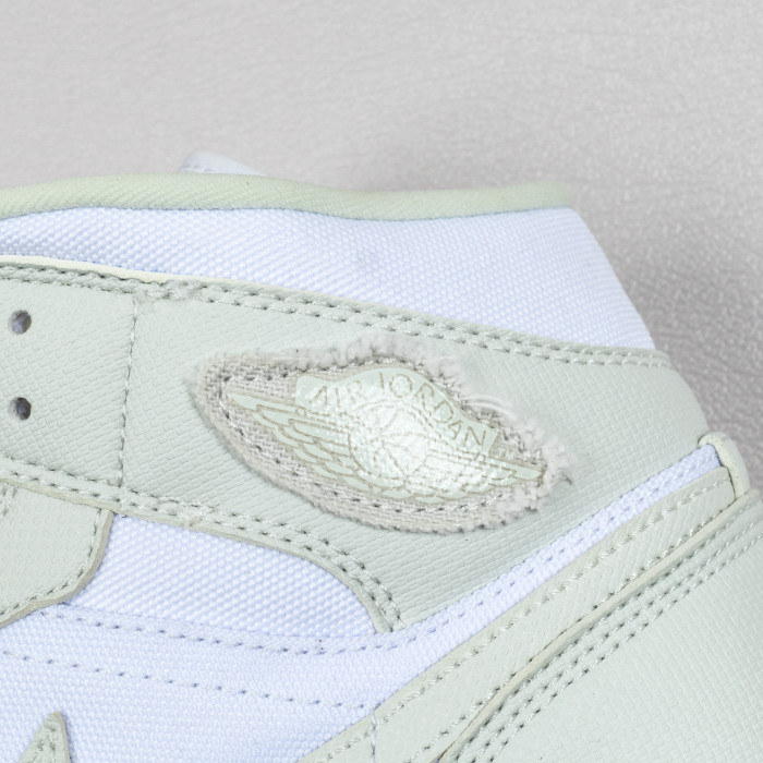 1's Mid Spruce Aura