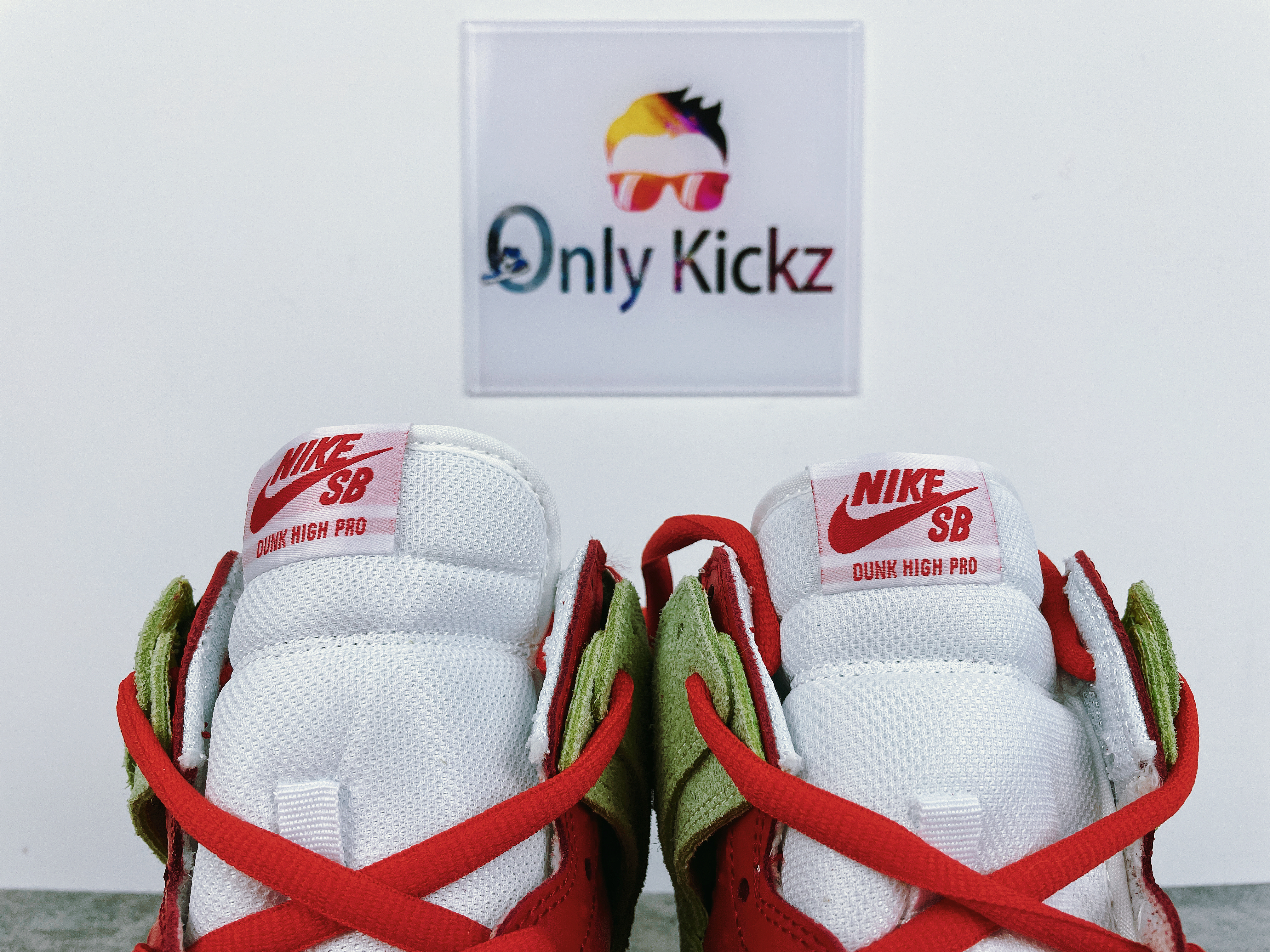 SB Dunk High Strawberry Cough
