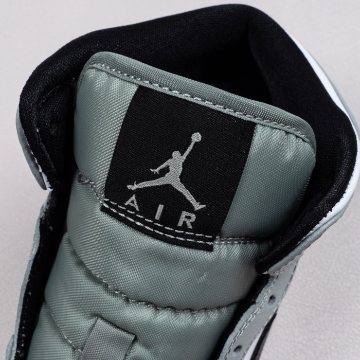 1's Mid Light Smoke Grey