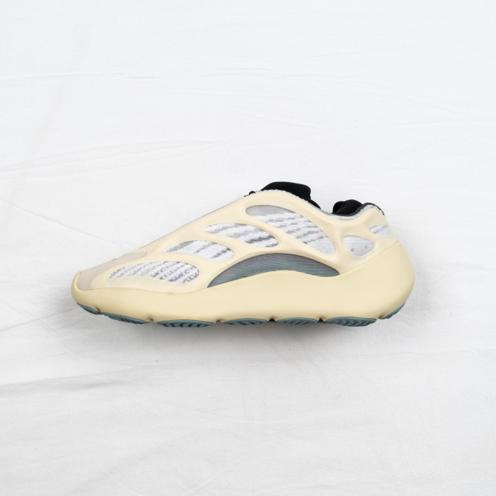 700 V3 Azael