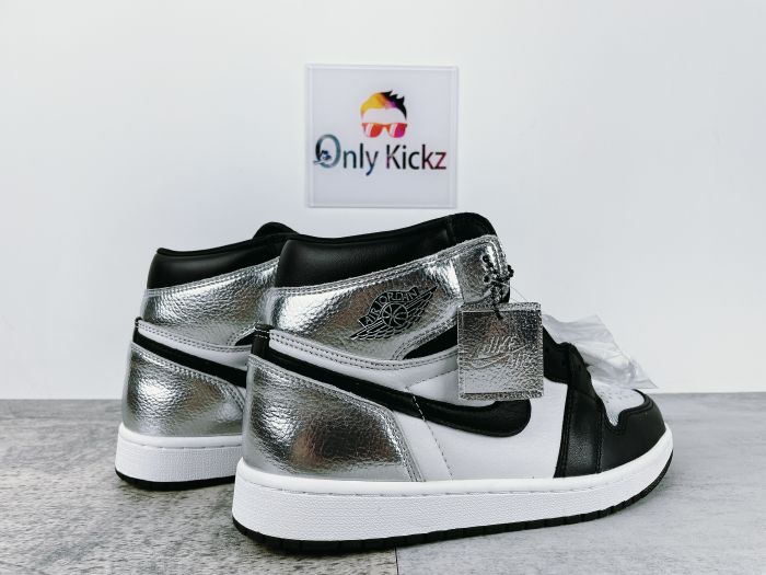 1's Retro High Silver Toe