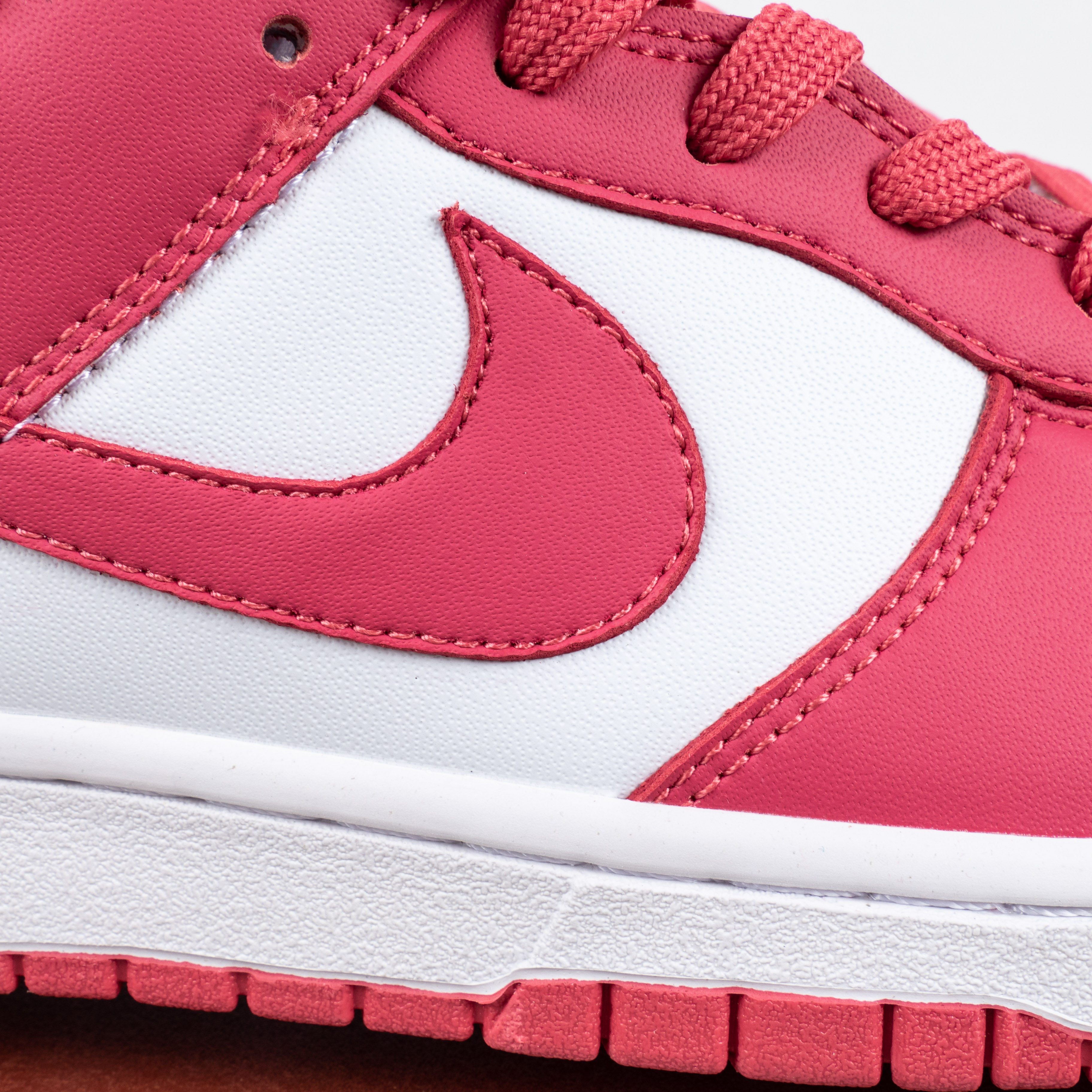 Dunk Low Archeo Pink