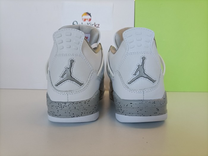 4's Retro White Oreo