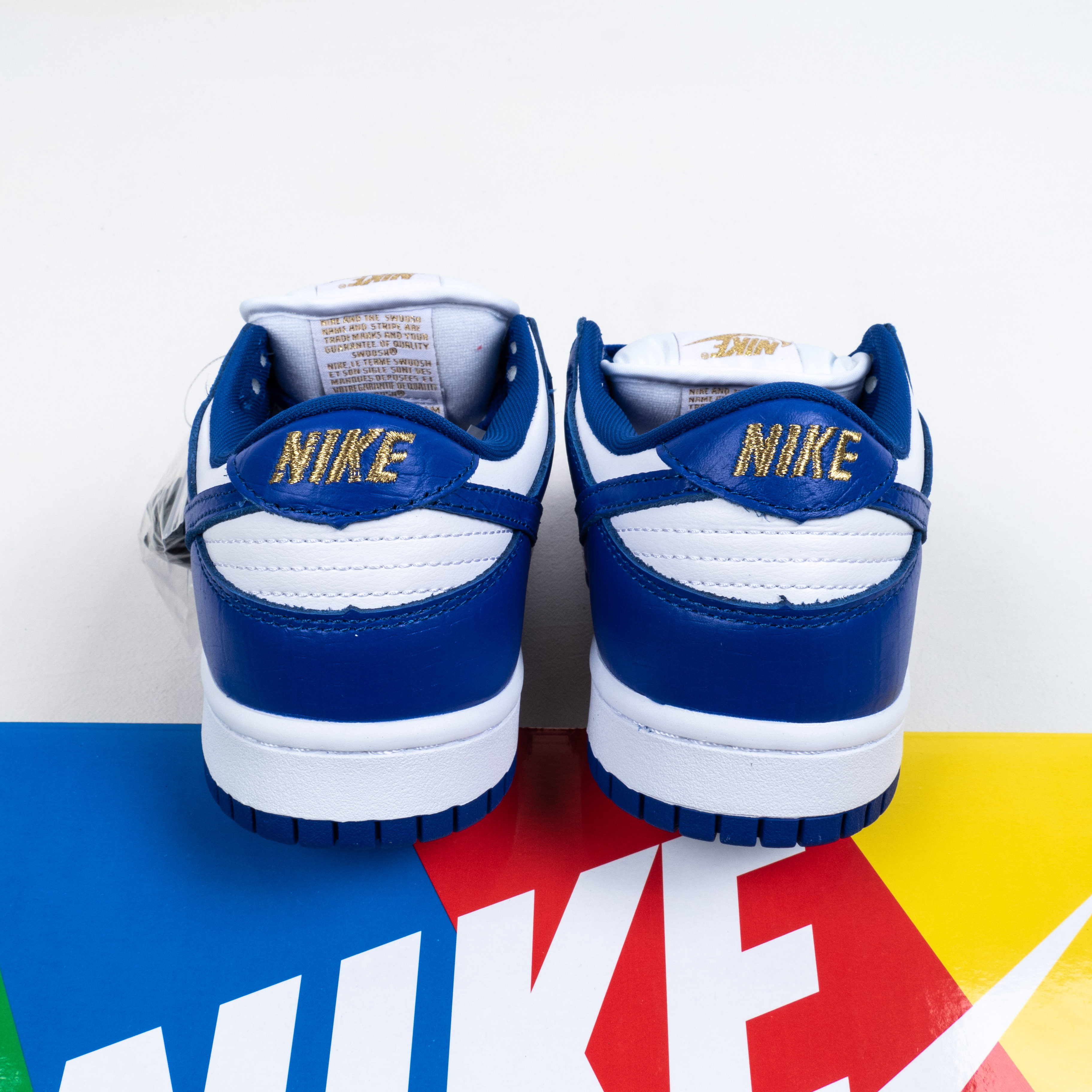 SB Dunk Low Supreme Stars Hyper Royal