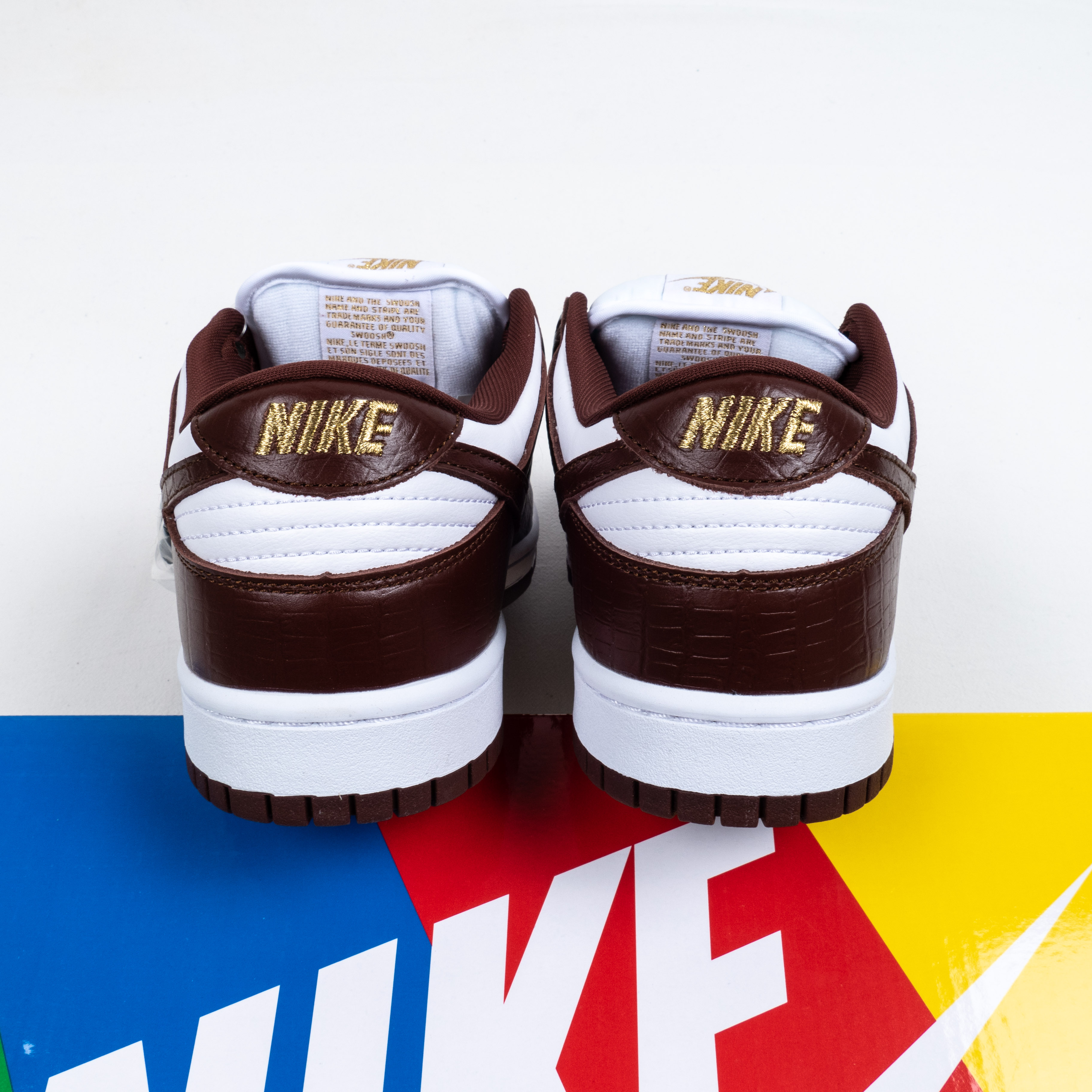 SB Dunk Low Supreme Stars Barkroot Brown