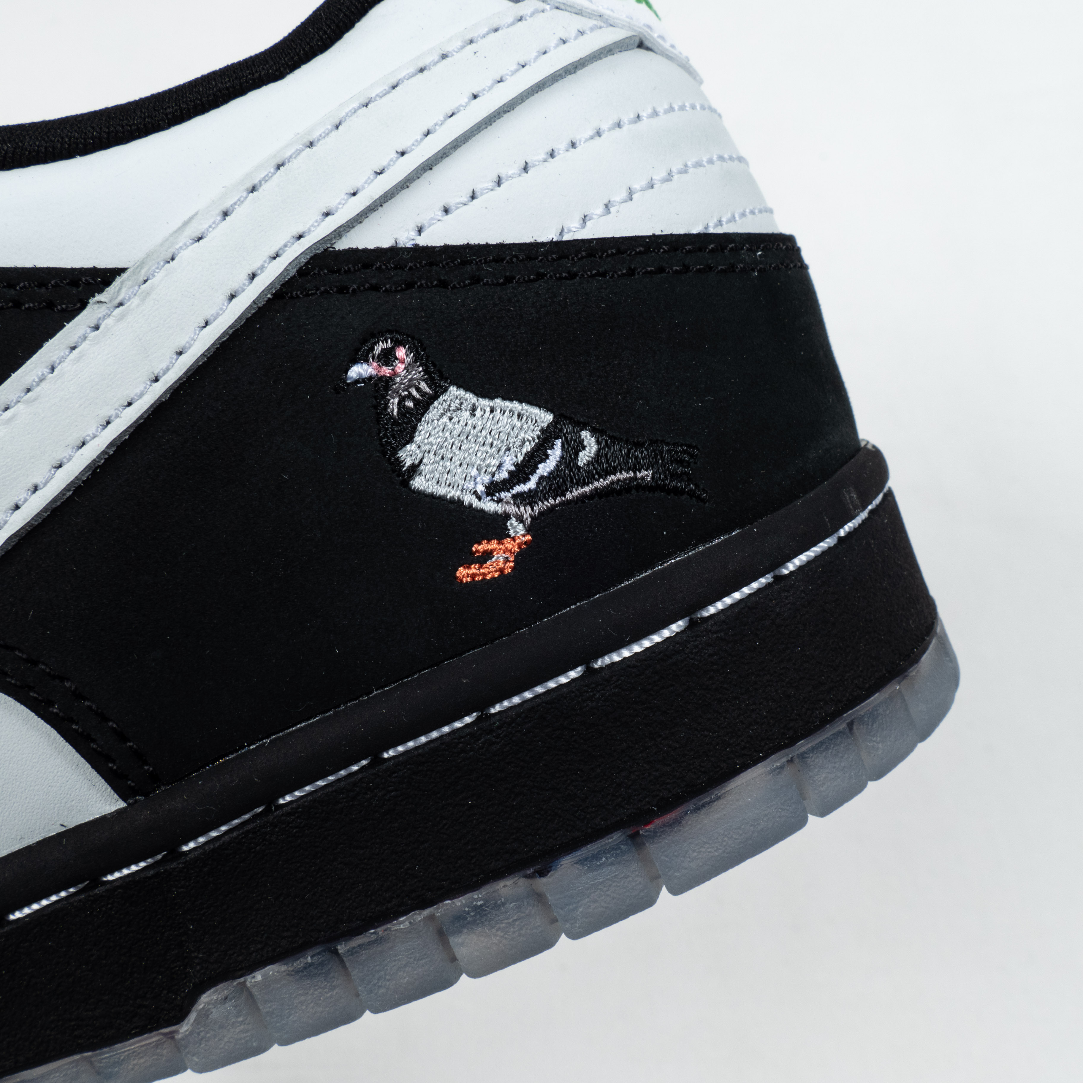 SB Dunk Low Pro QS“Panda Pigeon”