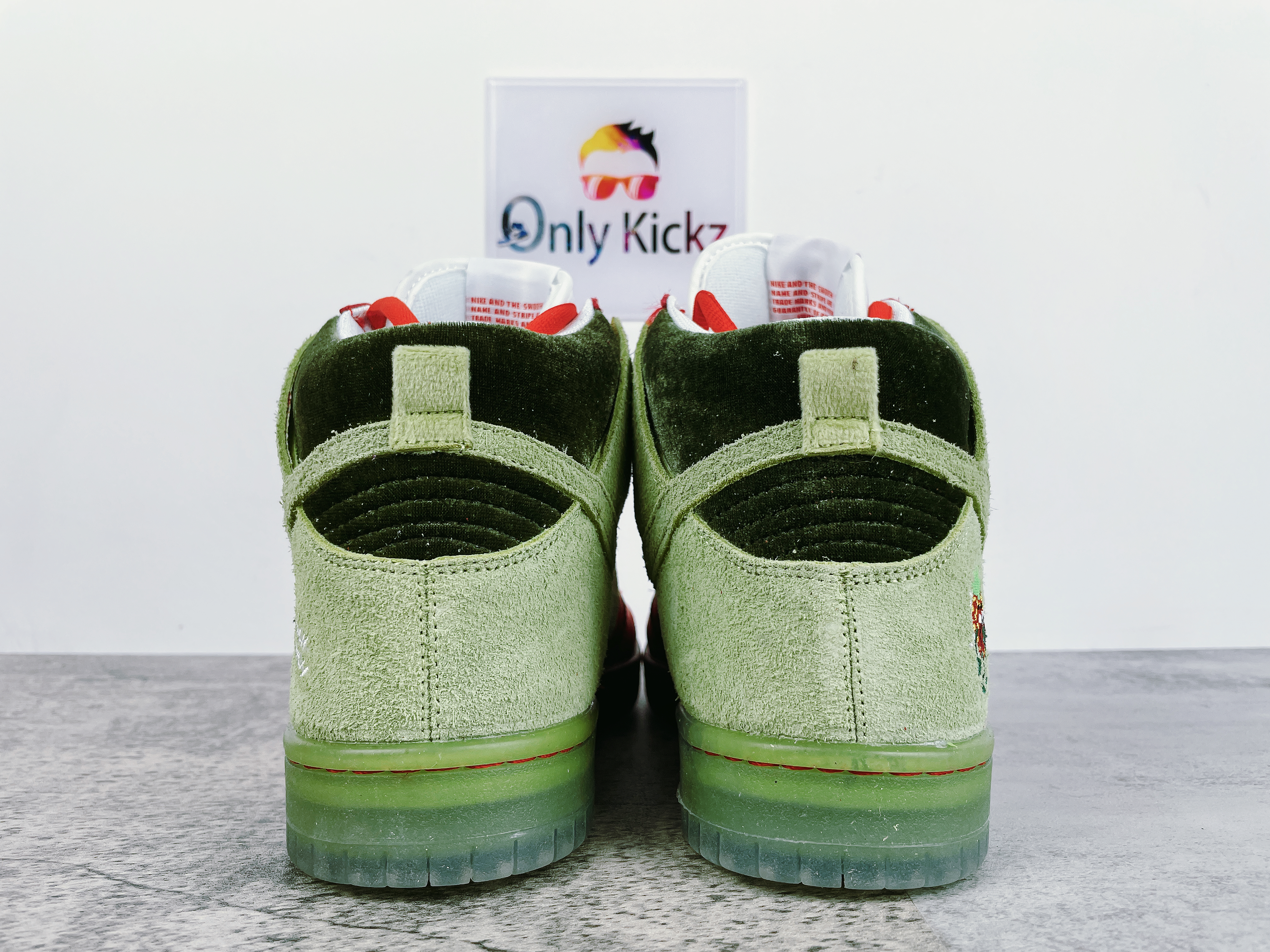 SB Dunk High Strawberry Cough