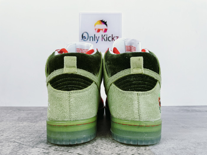 SB Dunk High Strawberry Cough