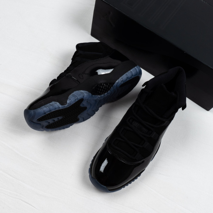 11's Retro Cap and Gown