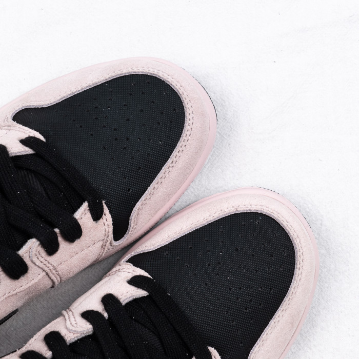 1's Mid Dirty Powder Iridescent