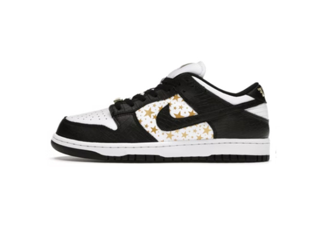 SB Dunk Low Supreme Stars Black