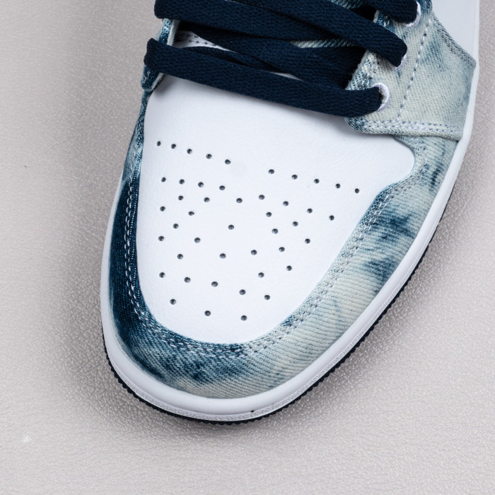 1's Low Washed Denim