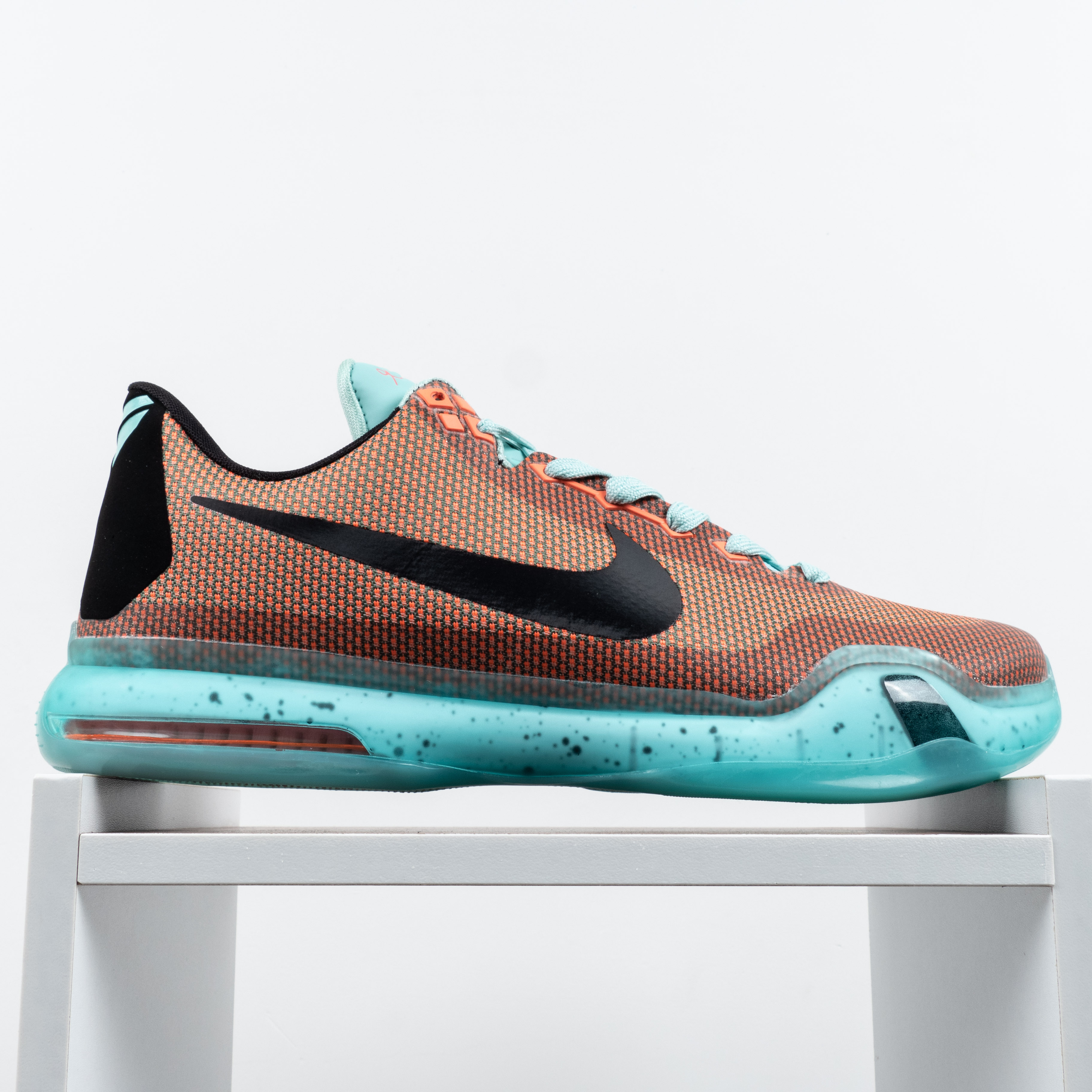 Kobe 10 Easter