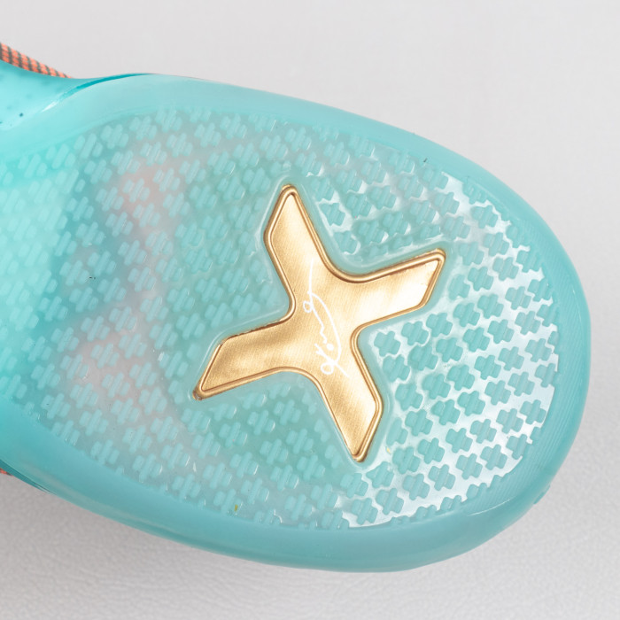 Kobe 10 Easter