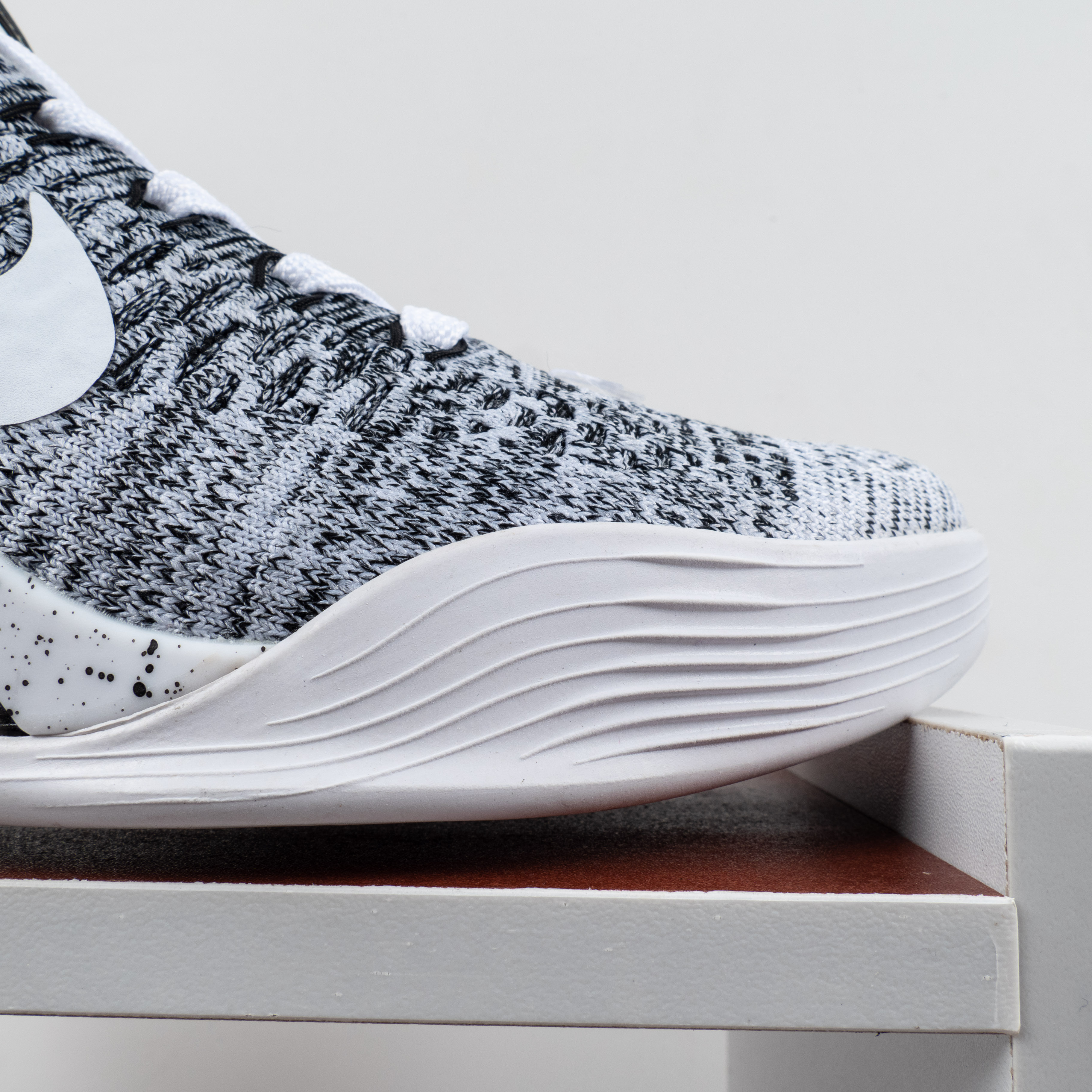 Kobe 9 Elite Low Beethoven