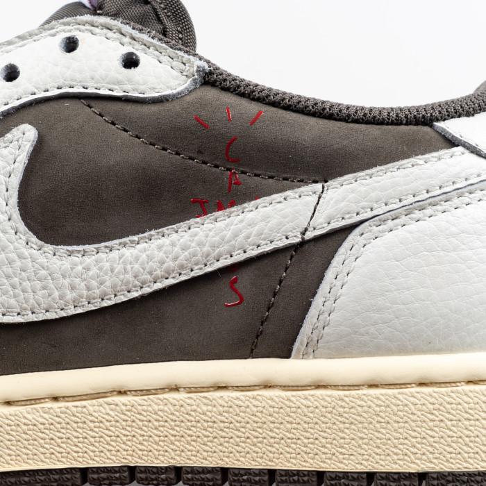 1's Retro Low OG SP Travis Scott Reverse Mocha