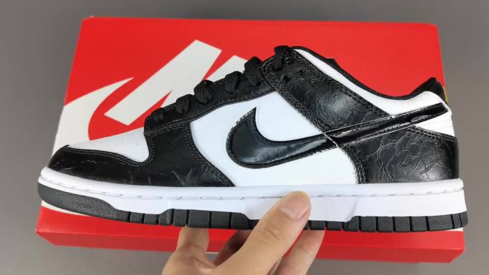 Dunk Low World Champs Black White