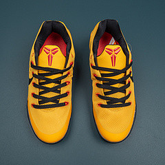 Kobe 9 EM Low Bruce Lee