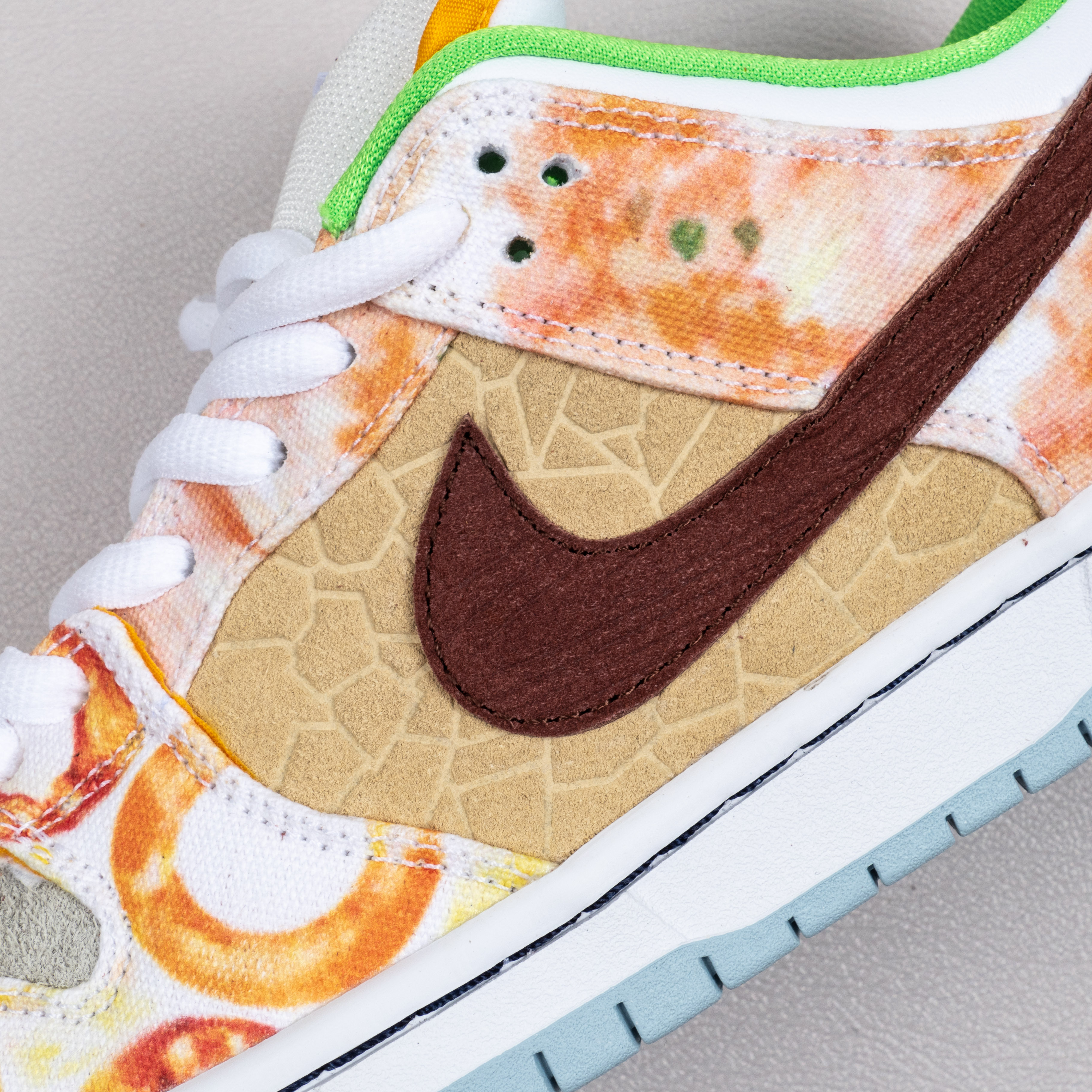 SB Dunk Low Street Hawker (without special box)