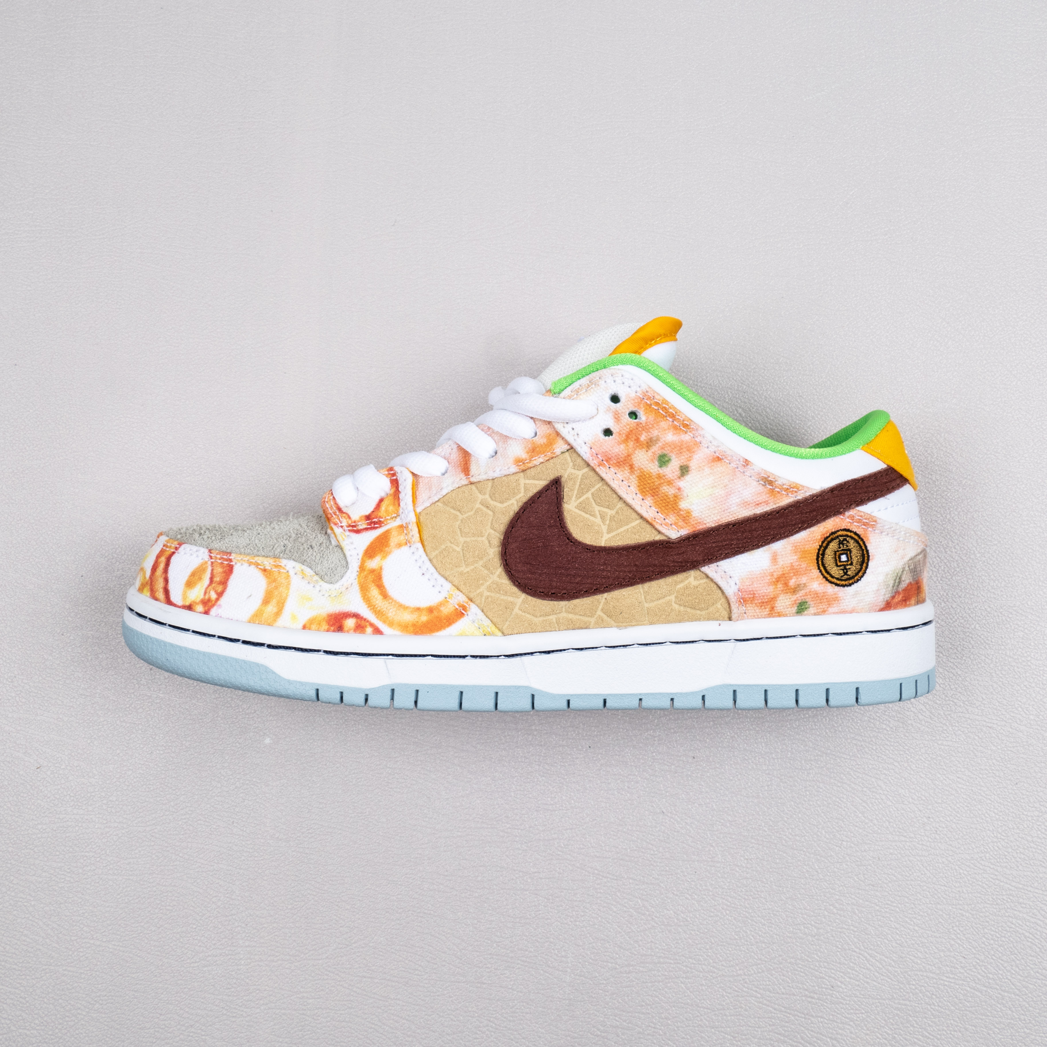 SB Dunk Low Street Hawker (without special box)