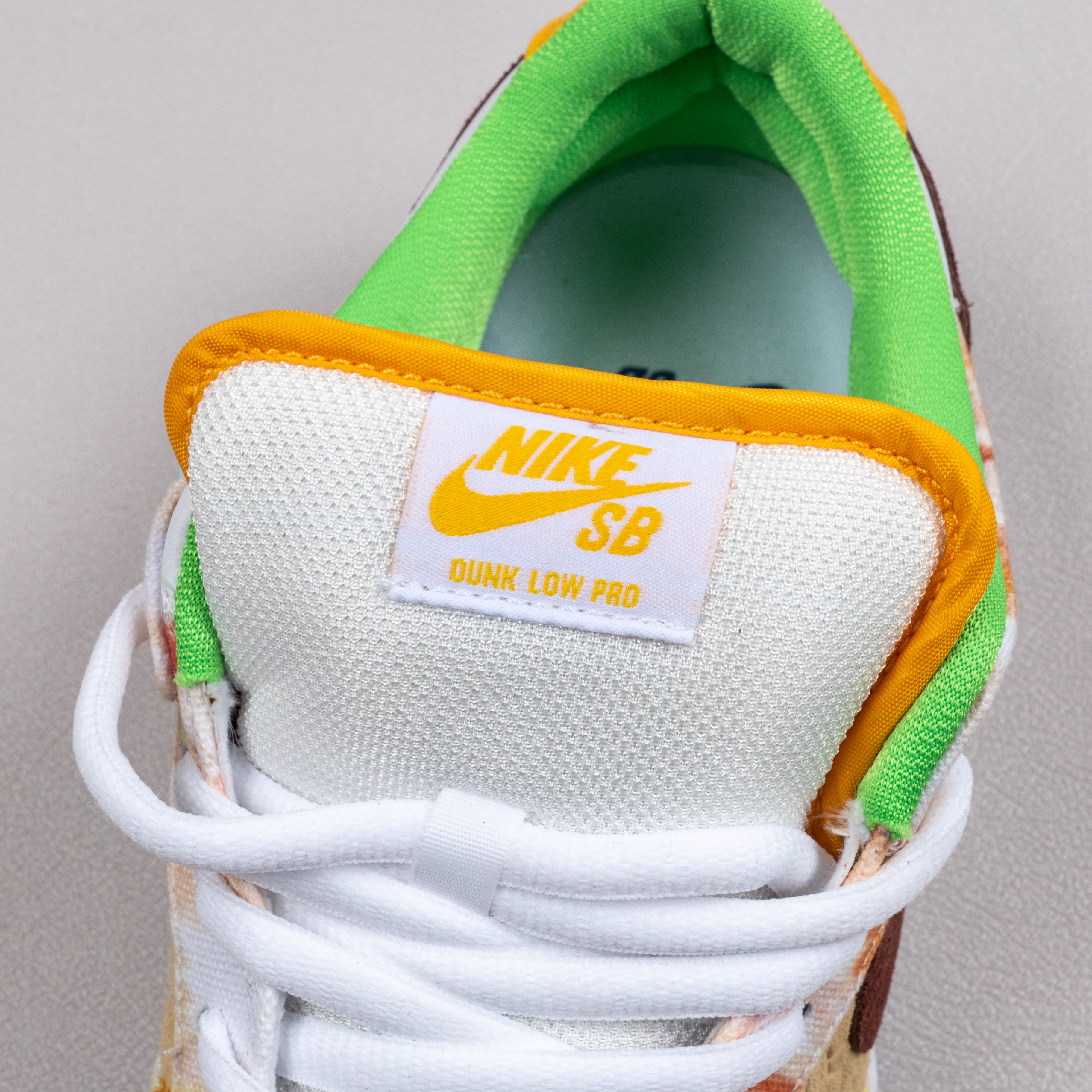 SB Dunk Low Street Hawker (without special box)