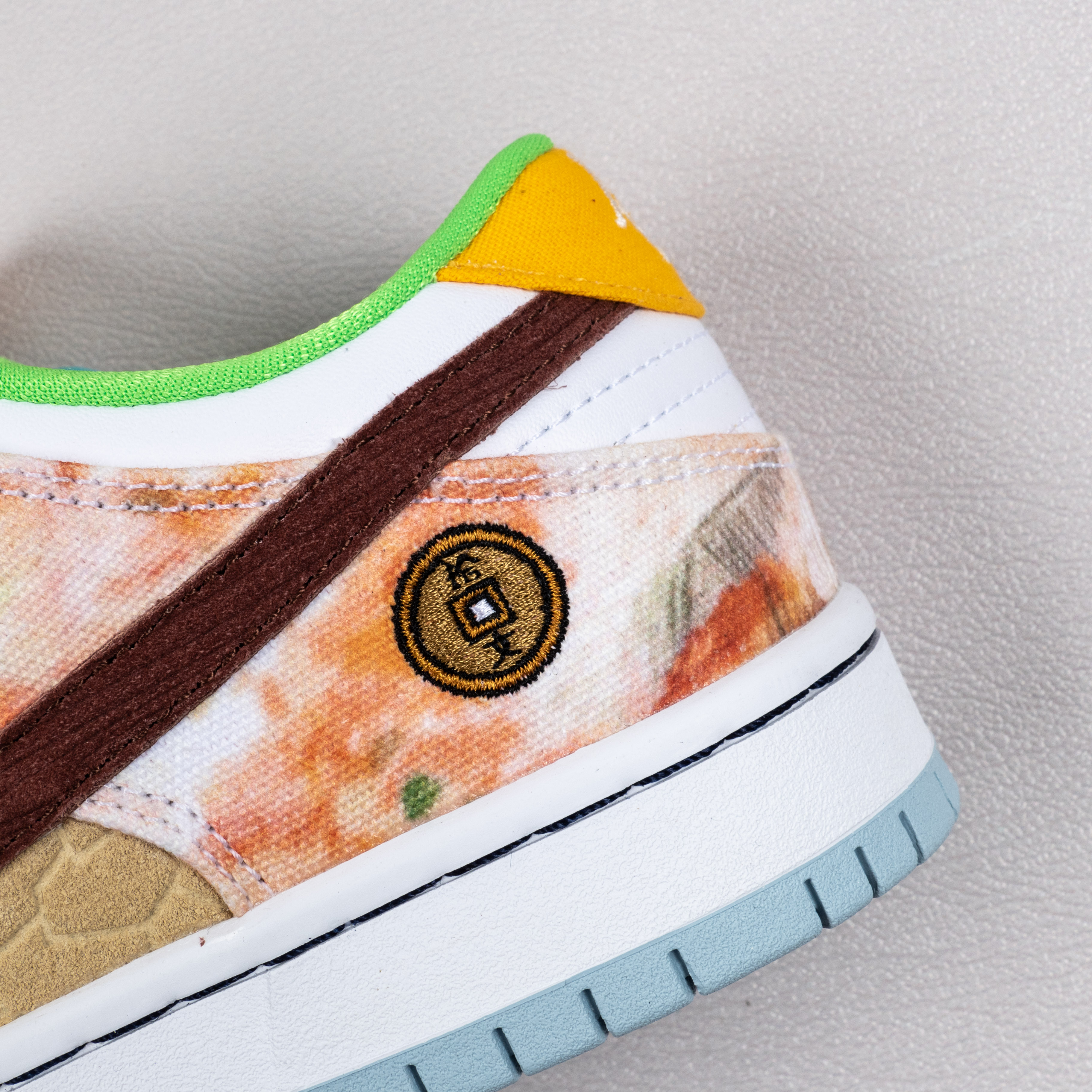 SB Dunk Low Street Hawker (without special box)