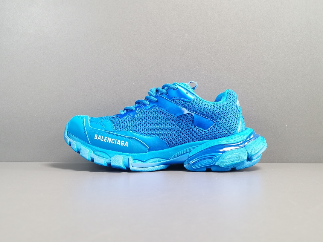 Blue Track.3 Blue